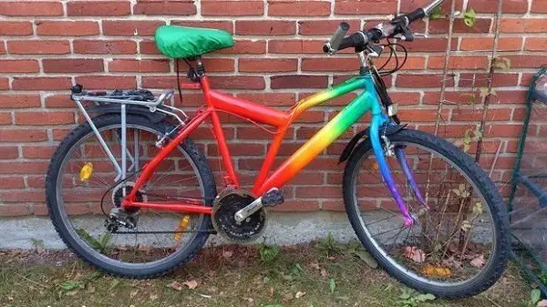 wie man ein Fahrrad lackiert