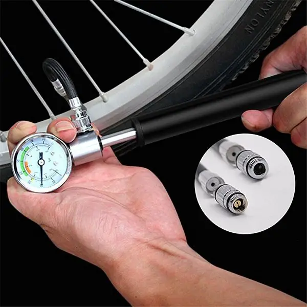 Fahrradmanometer mit Pumpe