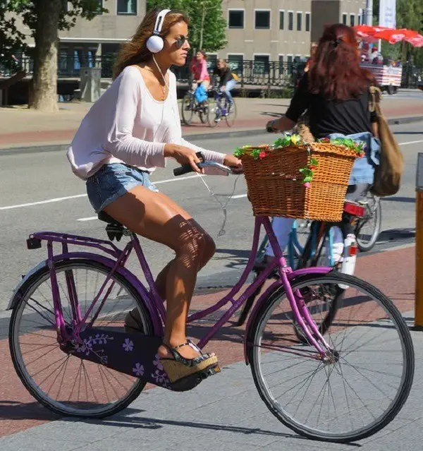 Verwendung von Kopfhörern beim Radfahren