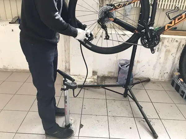 Fahrradräder für die Saison vorbereiten