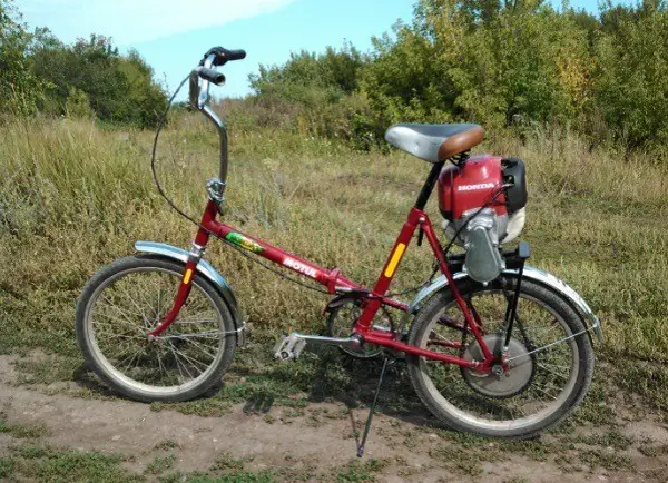 Fahrrad mit Trimmermotor